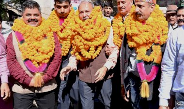 नगर परिषद में किसी भी पूर्वाग्रह के बगैर हों कार्य: सुनील शर्मा बिट्टू मनोनीत पार्षदों के शपथ ग्रहण समारोह में मुख्यमंत्री के राजनीतिक सलाहकार ने की अपील