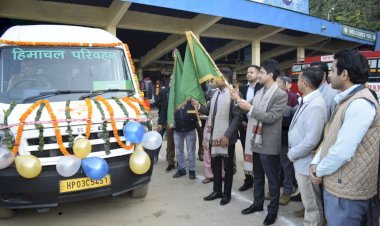 ज्वालाजी-चिंतपूर्णी के लिए प्रथम दर्शन बस सेवा आरंभ.....         धर्मशाला में प्रबंध निदेशक रोहन चंद ठाकुर ने हरी झंडी दिखाई