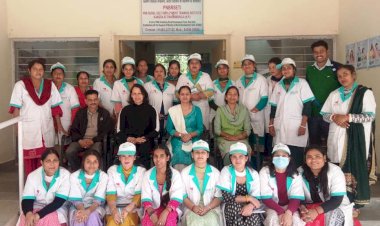 बेरोजगार युवतियों ने लिया कृत्रिम आभूषण बनाने का प्रशिक्षण