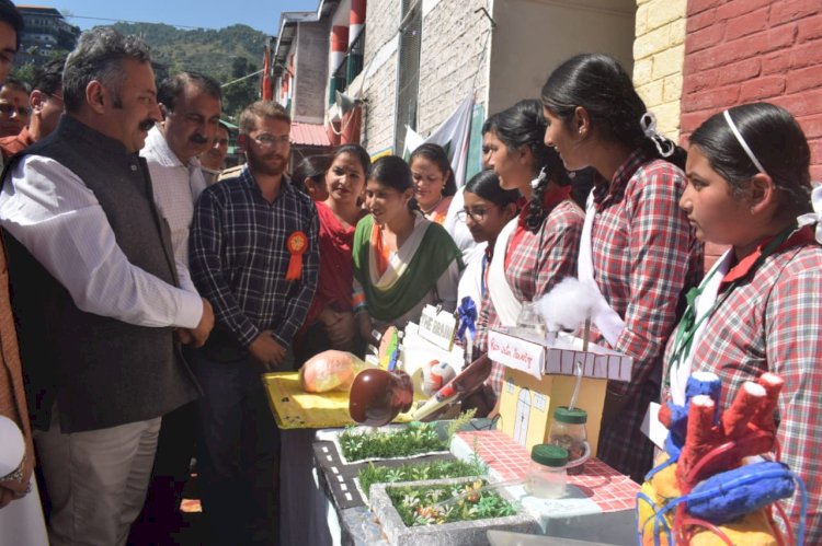 शिक्षा मंत्री रोहित ठाकुर में सानियो दीदग स्कूल में अंडर-19 खेलकूद प्रतियोगिता के समापन समारोह अध्यक्षता की