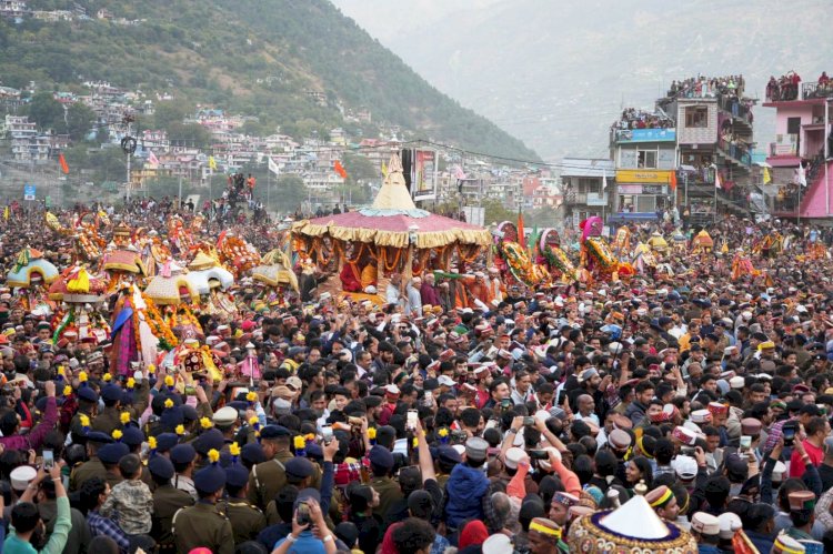 राज्यपाल ने किया अंतरराष्ट्रीय कुल्लू दशहरे का शुभारम्भ