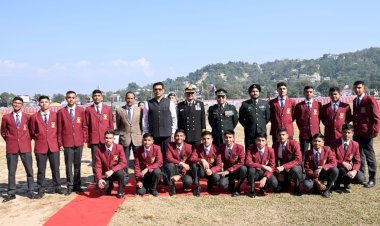 सुजानपुर टीहरा सैनिक स्कूल के 46वें स्थापना दिवस पर मेधावी विद्यार्थियों को बांटे पुरस्कार……..  सैनिक स्कूल में विद्यार्थियों को मिलता है बेहतरीन माहौल: आरएस बाली