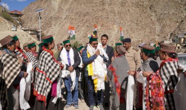 राजस्व मंत्री जगत सिंह नेगी ने चारंग पंचायत के कुन्नू और चारंग गांव का दौरा किया