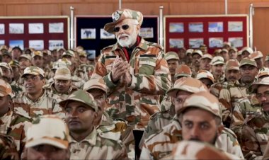 पीएम मोदी जवानों के साथ दिवाली मनाने  हिमाचल के लेप्चा पहुंचे ........