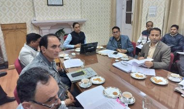 मुख्य सचिव की अध्यक्षता में शीतकालीन तैयारियों को लेकर समीक्षा बैठक आयोजित