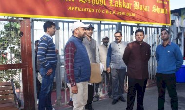 जिला निर्वाचन अधिकारी ने शिमला के 05 मतदान केंद्रों का दौरा कर लिया व्यवस्थाओं का जायजा