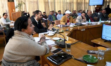 चन्द्र प्रभा नेगी की अध्यक्षता में जिला परिषद की बैठक का आयोजन