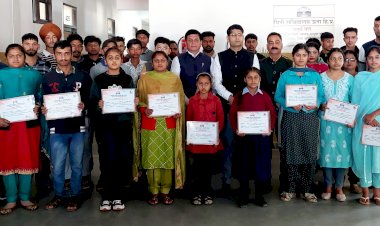 उपायुक्त राघव शर्मा ने 31 बच्चों को बांटे मुख्यमंत्री सुखाश्रय योजना के तहत पात्रता प्रमाण पत्र