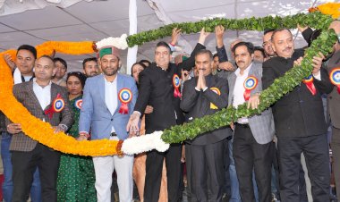 सरकार की नीतियों-कार्यक्रमों को कार्यान्वित करने में कर्मचारियों की महत्त्वपूर्ण भूमिका: मुख्यमंत्री सचिवालय कर्मचारी संगठन के शपथ ग्रहण समारोह में शामिल हुए मुख्यमंत्री