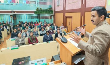 लोक निर्माण मंत्री ने सड़क निर्माण में सुरक्षा मापदंडों का कड़ाई से अनुपालन करने के निर्देश दिए