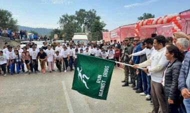 खेल मंत्री ने नूरपुर में ‘रन अगेंस्ट ड्रग्स’ को दिखायी हरी झंडी ड्रग्स के विरुद्ध लड़ाई बने जनआंदोलन, नशा तस्करों पर हो सर्जिकल स्ट्राइक: विक्रमादित्य सिंह