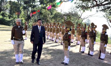 होम गार्ड के 61 वां स्थापना दिवस पर नाहन में कार्यक्रम आयोजित  आपदा व आंतरिक सुरक्षा के दौरान गृहरक्षक करते हैं सराहनीय कार्य- एल आर वर्मा