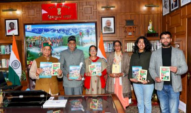 राज्यपाल ने रविंद्र ठाकुर की पुस्तकों का विमोचन किया