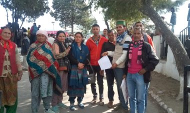 अंशकालीन जलवाहक संघ का प्रतिनिधि मंडल उद्योग मंत्री से मिला