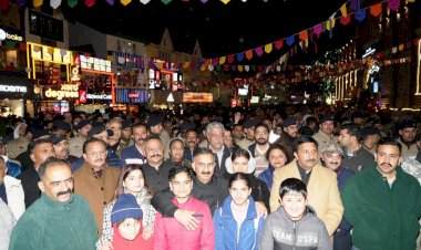 मुख्यमंत्री ने नव वर्ष की पूर्व संध्या पर मालरोड का भ्रमण किया