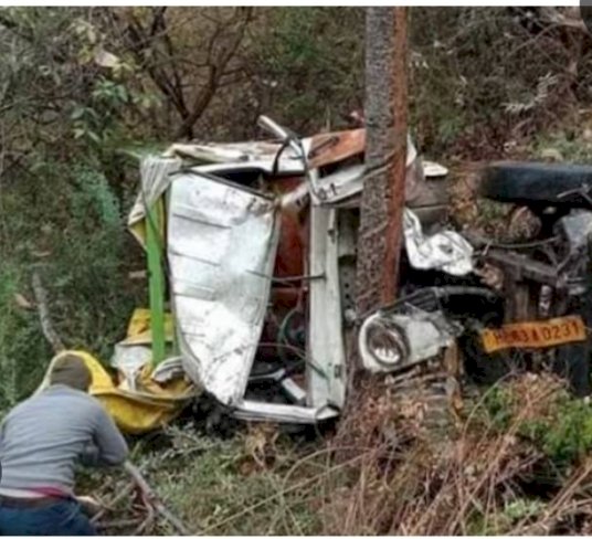 पिकअप अनिंयत्रित होकर खाई में गिरी गाड़ी,चार मजदूरों की मौत 6 घायल सुन्नी के नजदीक हुआ हादसा