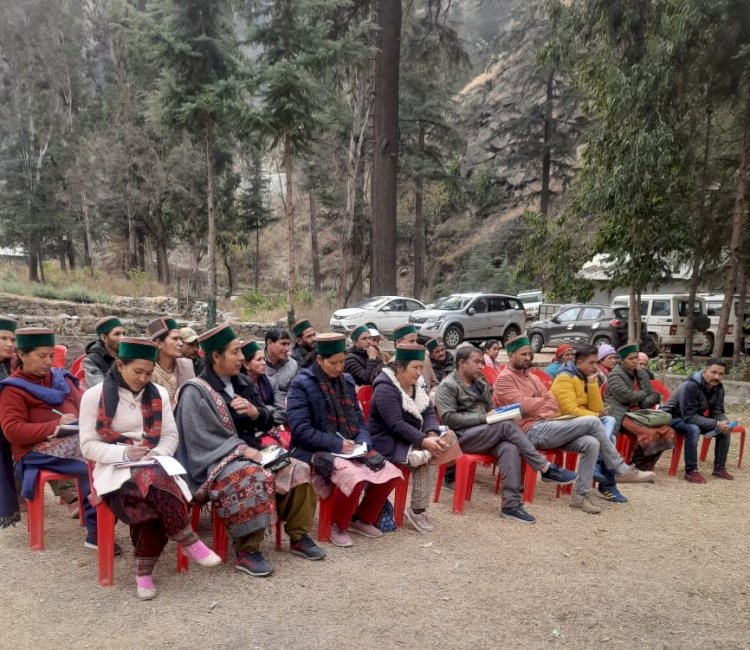 छोलतू  में आयोजित किया गया विभागीय योजनाओं से संबंधित जागरूकता शिविर