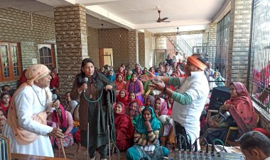 बधानी और चंबोह में लोक कलाकारों ने दिया नशा निवारण का संदेश