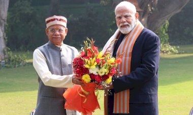 राज्यपाल ने प्रधानमंत्री से भेंट की