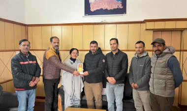 नई पेंशन स्कीम कर्मचारी महासंघ ने प्रदेश में रिटायर कर्मचारियों को किया सम्मानित