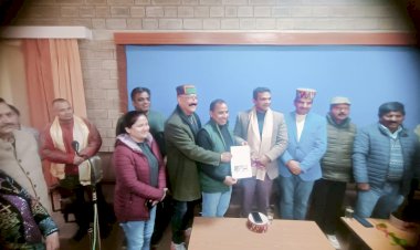 सरकार के कार्यक्रमों की  फीडबैक  प्रशासन तक पहुंचाने में मीडिया की अहम भूमिका