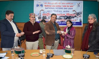 राष्ट्र विकास की भागीदारी में मत का प्रयोग करना आवश्यक - मनमोहन शर्मा