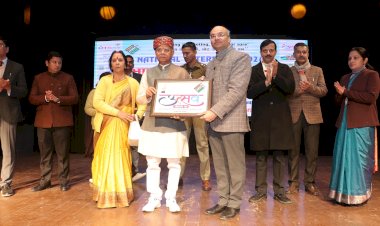 राज्यपाल ने युवा मतदाताओं से जिम्मेदारीपूर्वक मतदान करने का आग्रह किया