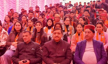 भटठाकूफर में नव मतदाता सम्मेलन में उमड़ा युवाओं का जनसैलाब