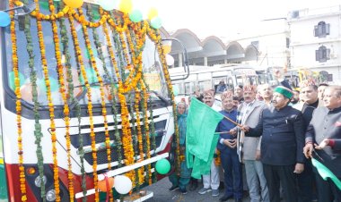 उपमुख्यमंत्री ने हमीरपुर से वृंदावन के लिए किया बस सेवा का शुभारंभ