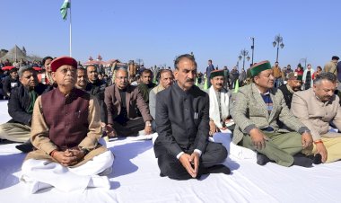 राज्यपाल और मुख्यमंत्री ने महात्मा गांधी की पुण्यतिथि पर श्रद्धांजलि अर्पित की