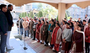 राष्ट्रपिता महात्मा गांधी के बताए मार्ग पर चलने का लिया संकल्प