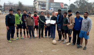 संतोष ट्रॉफी में खेलने वाले तीन खिलाडिय़ों को किया सम्मानित