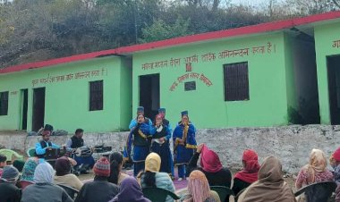 बखालग, देवरा में मुख्यमंत्री विधवा एवं एकल नारी आवास योजना के बारे किया जागरूक