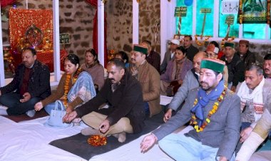 तनाव मुक्ति एवं बेहतर स्वास्थ्य के लिए योग आवश्यक : अनिरुद्ध सिंह