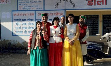 अर्की तथा नालागढ़ विधानसभा क्षेत्र में लोगों को कलाकरों ने जन कल्याणकारी योजनाओं के बारे में किया जागरूक