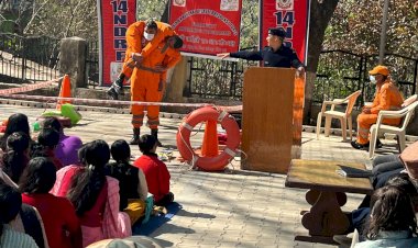14 वी बटालियन राष्ट्रीय आपदा मोचन बल की टीम ने शिलाई के रोनहाट में किया आपदाओं पर सामुदायिक जागरूकता कार्यक्रम