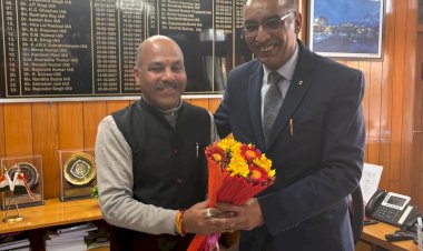 एपीएमसी अध्यक्ष अजय शर्मा ने नवनियुक्त डीसी को दी शुभकामनाएं