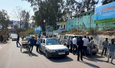 पांवटा में वाहनों की चैकिंग,103 चालान काटे, 89 मामलों में 1,34,100 रूपये जुर्माना मौके  पर वसूला