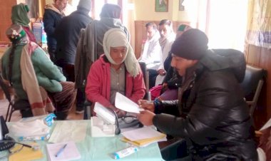 किन्नौर जिला की ग्राम पंचायत पूह में आयोजित किया गया निशुल्क आयुर्वेदिक चिकित्सा शिविर