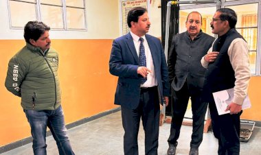 जिला निर्वाचन अधिकारी ने फागु ईवीएम वेयर हाउस में एफएलसी की तैयारियों का लिया जायजा