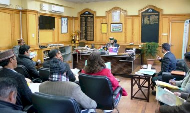 प्रदेश सरकार की कल्याणकारी योजनाओं का लाभ लोगों तक पहुंचाने के लिए जारी दिशा-निर्देशों का पालन सुनिश्चित करें अधिकारी - डॉ. अमित कुमार शर्मा