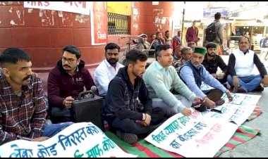 किसानो की मांगों को लेकर ऐतिहासिक दिल्ली गेट पर  धरना..... केंद्र से WTO का विरोध करने की मांग,