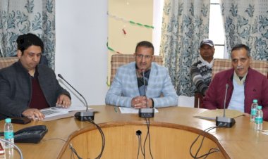 सभी सैक्टर आफिसर अपने-अपने मतदान केन्द्रों का समय पर निरीक्षण करें : सुमित खिमटा