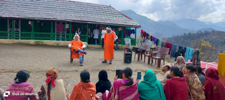 गीत संगीत के माध्यम से प्रदेश सरकार की जन कल्याणकारी योजनाओं की दी जानकारी