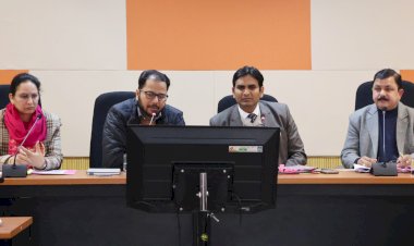 विकास कार्यों के लिए आवंटित धनराशि को शीघ्र करें खर्च : डीसी