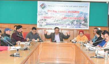 सोलन : राजनीतिक दलों के साथ बैठक आयोजित