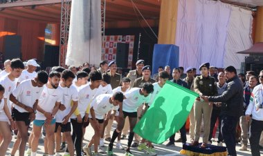 बिलासपुर के अनीश चंदेल ने जीती मंडी ओपन हॉफ मैराथन.. विजेताओं को डीआईजी मध्य क्षेत्र जी. सिवा कुमार ने किया सम्मानित