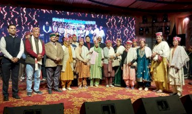 मेला समिति ने वीर नारियां को किया सम्मानित