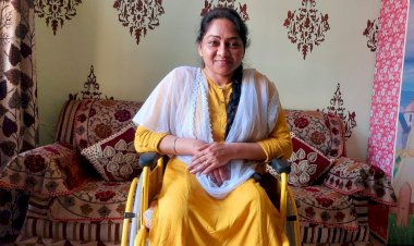 देहलां की अमरजीत कौर दिव्यांग मतदाताओं को कर रही मतदान के लिए प्रेरित