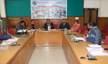 सुगम्य निर्वाचन के दृष्टिगत सक्षम ऐप पर विभिन्न सुविधाएं प्राप्त करने के लिए आग्रह कर सकते हैं दिव्यांग मतदाता - मनमोहन शर्मा